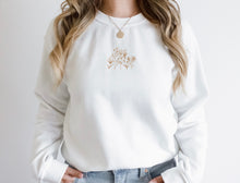 Load image into Gallery viewer, Vintage Flower Sweatshirt
